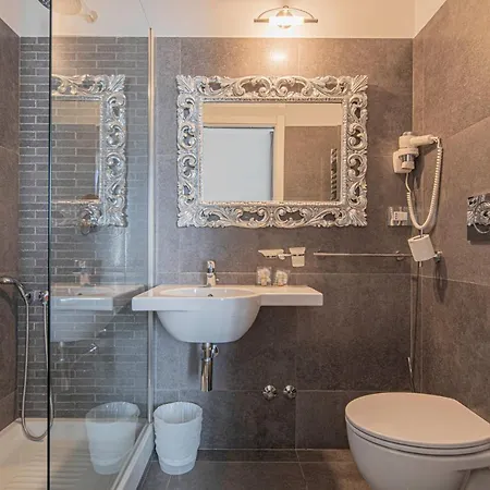 Residenza Castrense 2* Рим