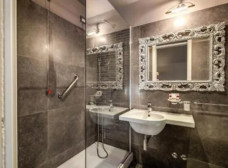 Residenza Castrense Рим