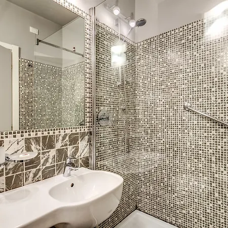 לינה וארוחת בוקר Residenza Castrense 4*