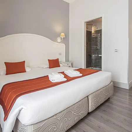 לינה וארוחת בוקר Residenza Castrense רומא