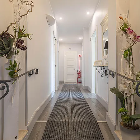 לינה וארוחת בוקר Residenza Castrense 4*