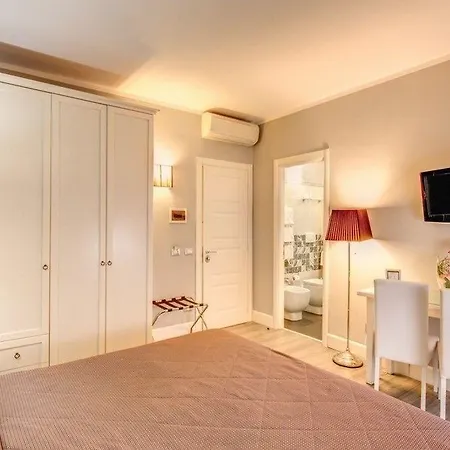 Residenza Castrense Bed & Breakfast 4*